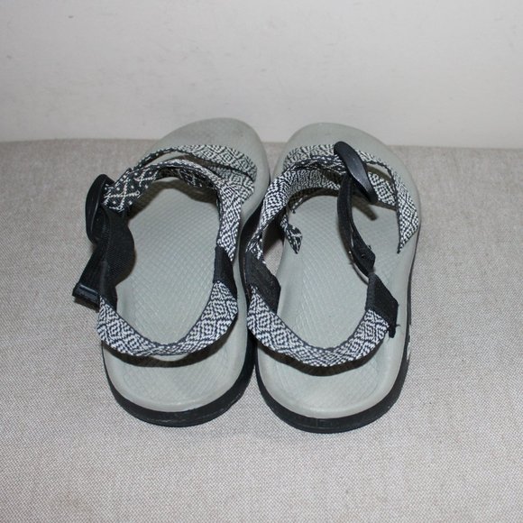 VGCLADIES CHACO STRAPPY SANDALS --7 - BLACK AND WHITE - Picture 4 of 7